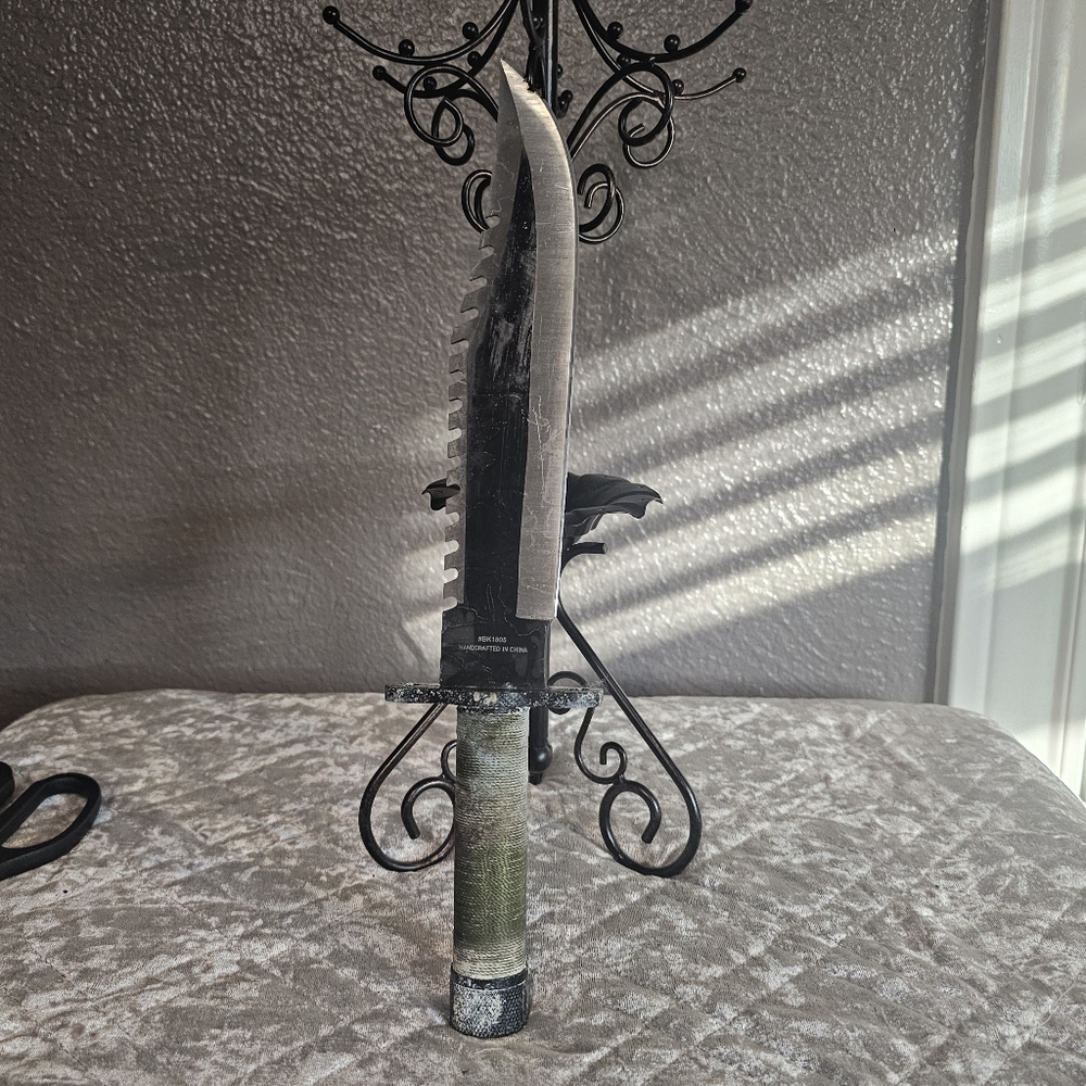Amazon Hunter Survival Knife